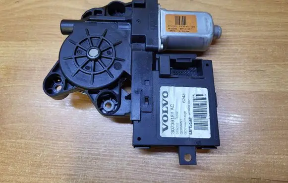 Volvo S40 Rear door window regulator motor WR12657 070319 979040100