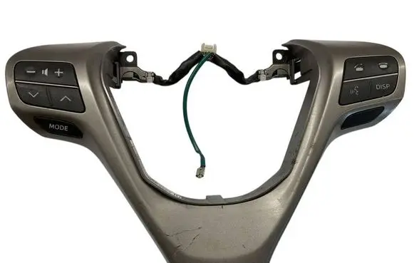 Steering wheel buttons/switches