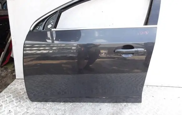 Volvo V60 Front door