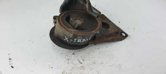 Nissan X-Trail T30 Engine mount bracket NOCODE