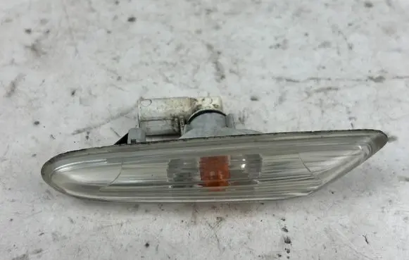 BMW X1 E84 Front fender indicator light 7253325