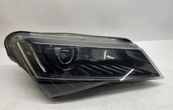 Skoda Superb B5 (3U) Headlight/headlamp 3V1941016A