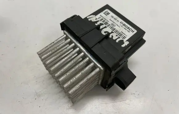 Opel Insignia A Heater blower fan relay 13503201