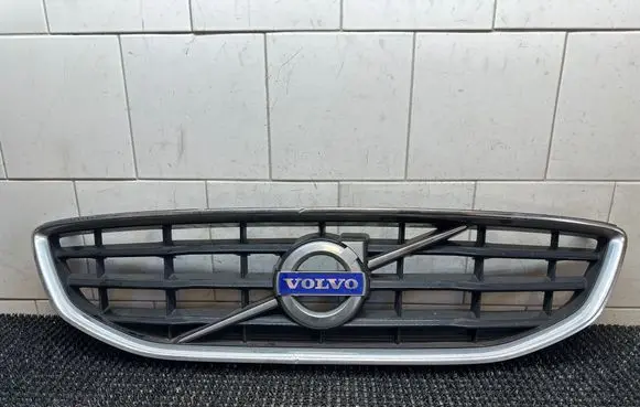 Volvo V40 Front grill 31353121 31353120