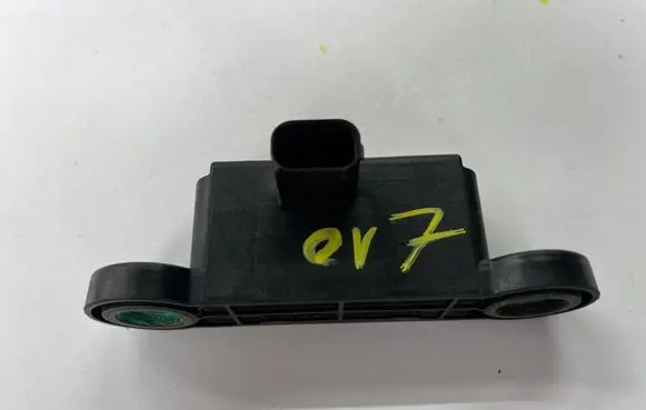 Mercedes-Benz C AMG W204 ESP acceleration yaw rate sensor A0055421918 GD70M19MFW 10170106303