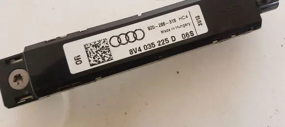 Audi A3 S3 8V Aerial antenna amplifier 8V4035225D