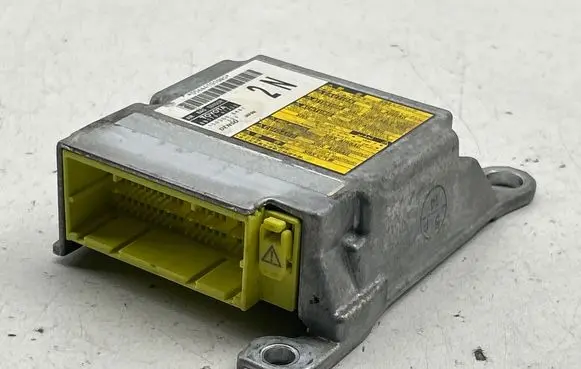 Toyota Prius+ (ZVW40) Airbag control unit/module 8917047220