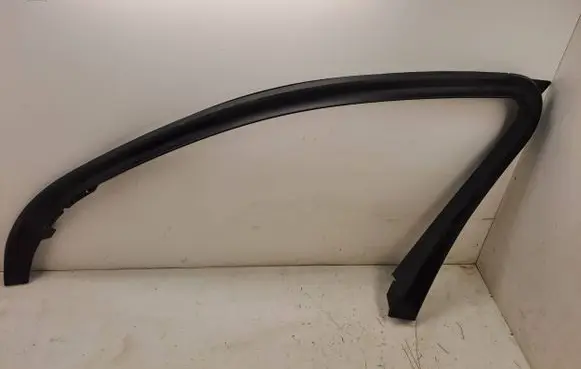 BMW X7 G07 Front door glass trim molding 7445512 10531511