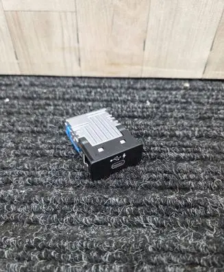 BMW 3 G20 G21 USB socket connector 84108711939 8711939