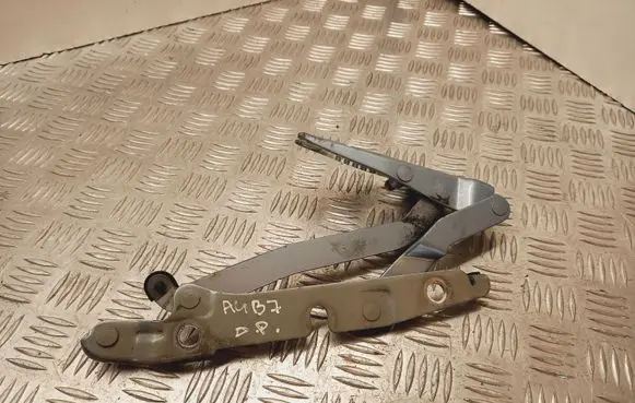 Audi A4 S4 B7 8E 8H Tailgate/trunk/boot hinge 8E5827302C