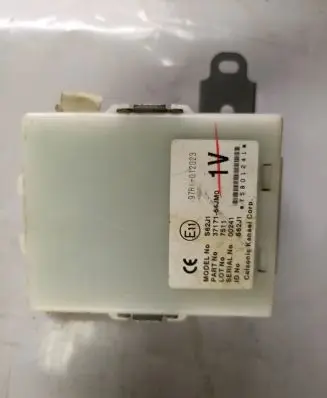 Suzuki Grand Vitara II Door central lock control unit/module 3717164JM0 97RI012023