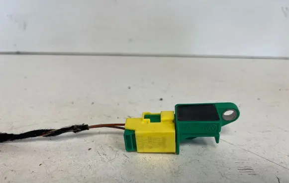 Audi Q7 4L Airbag deployment crash/impact sensor 8K0973323S