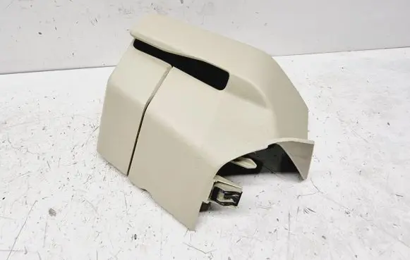 Volvo V70 Seat belt trim 39811469