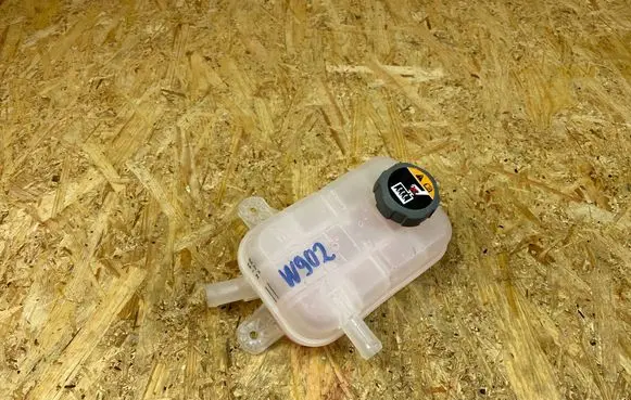 KIA Sorento IV Coolant expansion tank/reservoir 254R0P4500