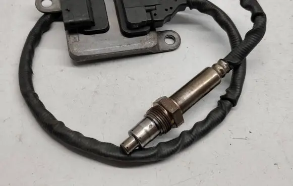 Mercedes-Benz C W205 Lambda probe sensor A0009053606 5WK96682F 0009053606