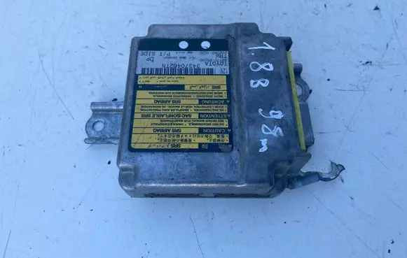 Toyota Avensis T220 Airbag control unit/module 8917005030