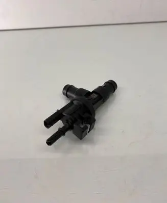 BMW 3 F30 F35 F31 Breather valve 7645860 0280142546