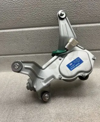 Hyundai Santa Fe Rear window wiper motor 987002B000