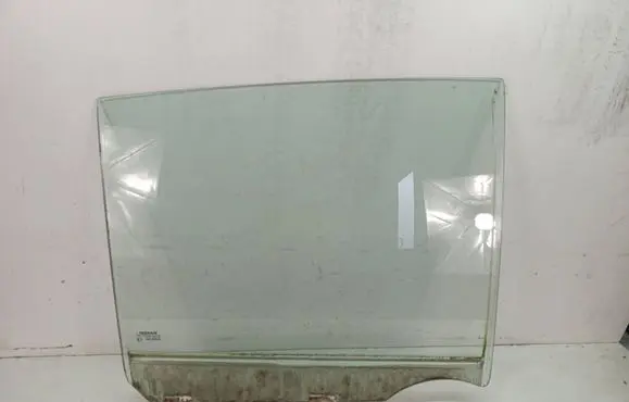 Rear door window glass