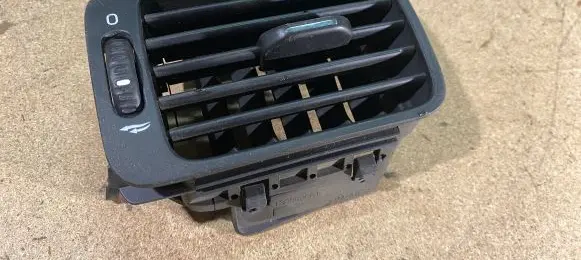 Volvo S80 Dashboard side air vent grill/cover trim 130082001