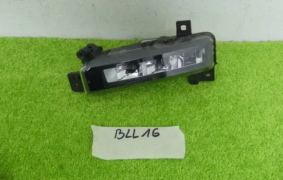 BMW 1 F40 Front fog light 7471082 63177471082