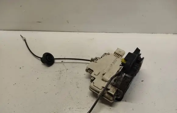 Audi A4 S4 B7 8E 8H Front door lock 8E1837016AA