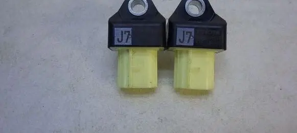 Toyota RAV 4 (XA50) Sensor 89831-28040