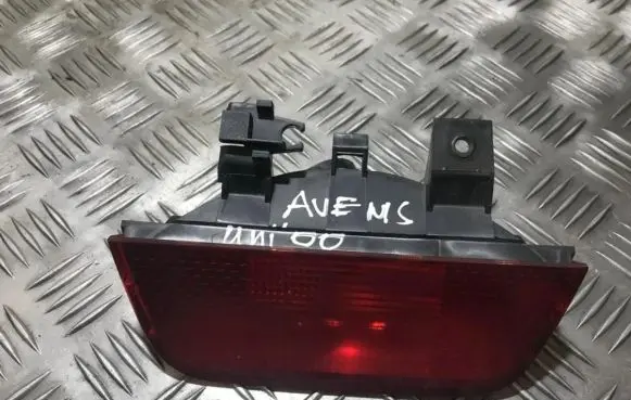 Toyota Avensis T220 Third/center stoplight 54533918 54533919