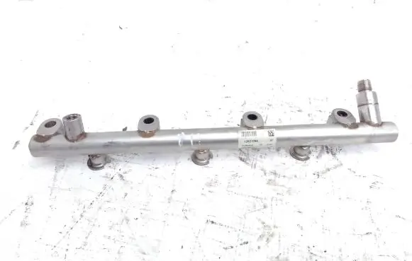 Cadillac CTS Fuel main line pipe 0261555054 12621094