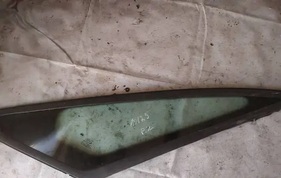 Ford Galaxy Front triangle window/glass as2