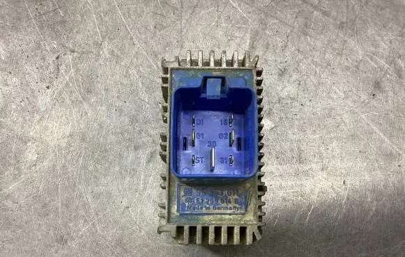 Glow plug pre-heat relay