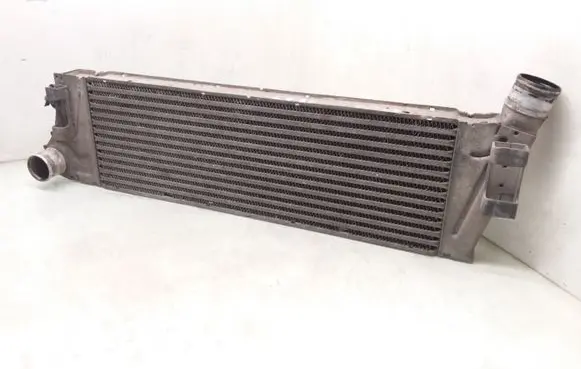 Renault Megane II Intercooler radiator 8200115540