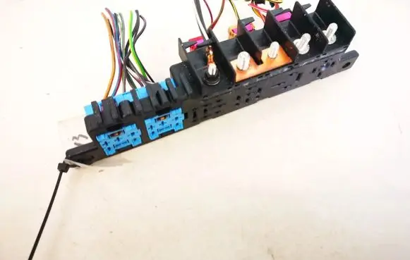 Audi A4 S4 B5 8D Fuse box set 8l0941822a