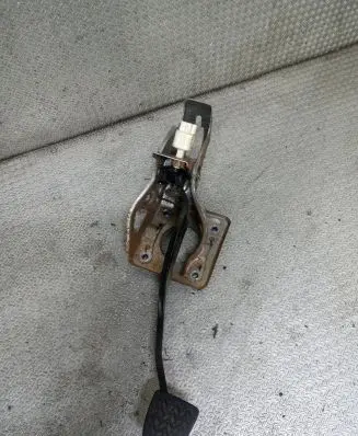 Toyota Corolla Verso AR10 Brake pedal