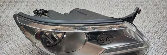 Volkswagen Tiguan Headlight/headlamp 5N2941032