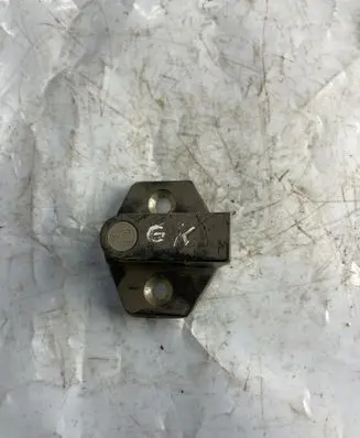 BMW 5 E39 Rear door lock loop/hook striker 8176350