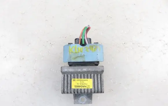 Renault Megane III Glow plug pre-heat relay 8200859243