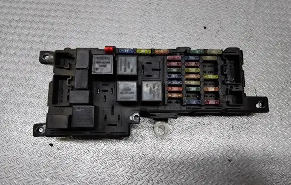 Volvo S60 Fuse module 518828017