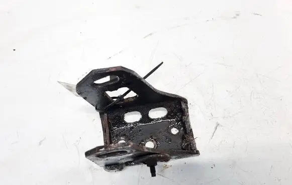 Toyota Auris 150 Engine mounting bracket