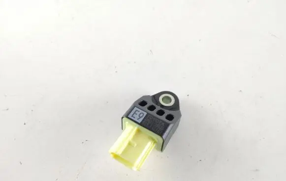 Toyota Prius+ (ZVW40) Airbag deployment crash/impact sensor 8983168030 823F4LFC1