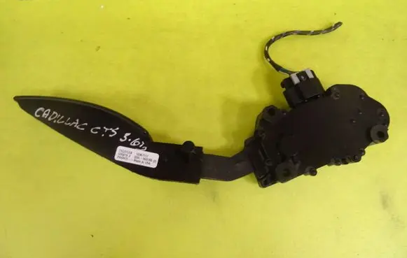 Cadillac CTS Accelerator throttle pedal 10367117