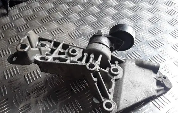 Renault Megane III Generator/alternator bracket 8200072727