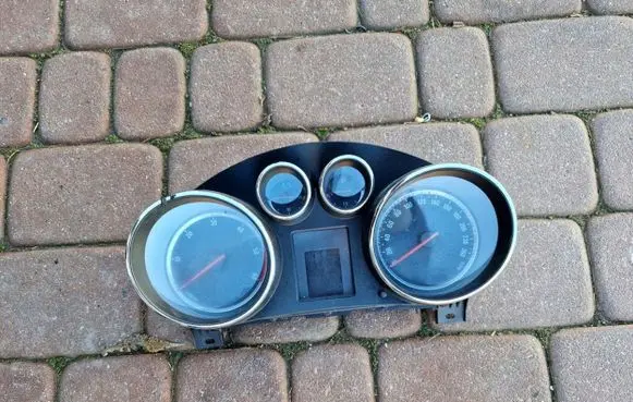 Opel Insignia B Speedometer (instrument cluster) 12844134
