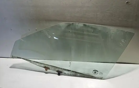 Nissan Primera Front door window glass four-door 43R00024