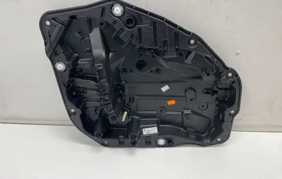 Rear window lifting mechanism without motor