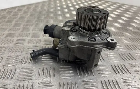 Audi A3 S3 8V Fuel injection high pressure pump 04L130755D