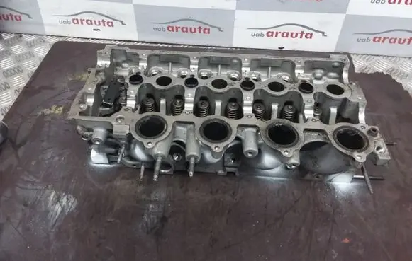 Peugeot 308 Engine head 9688418110