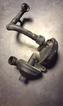 BMW 3 E46 Oil breather separator 7501566