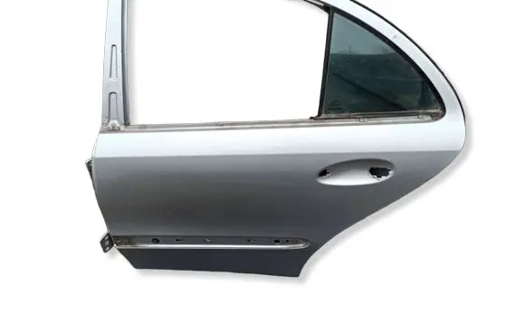 Mercedes-Benz E W211 Rear door