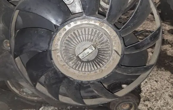 Audi A6 S6 C5 4B Viscous fan clutch 059121350f